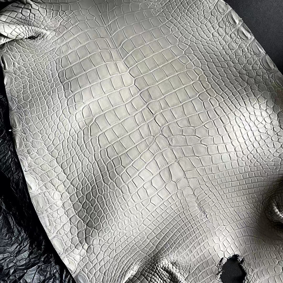Hermès（爱马仕）最新 皮料 Leather 2021 原厂HCP 雾面美洲鳄鱼皮 珍珠灰
